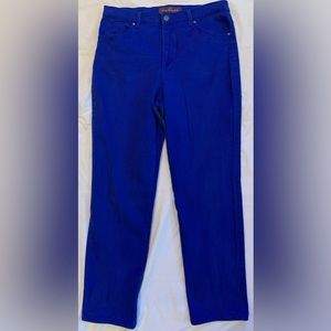 Gloria Vanderbilt | 12 | Blue denim straight leg high waisted jeans